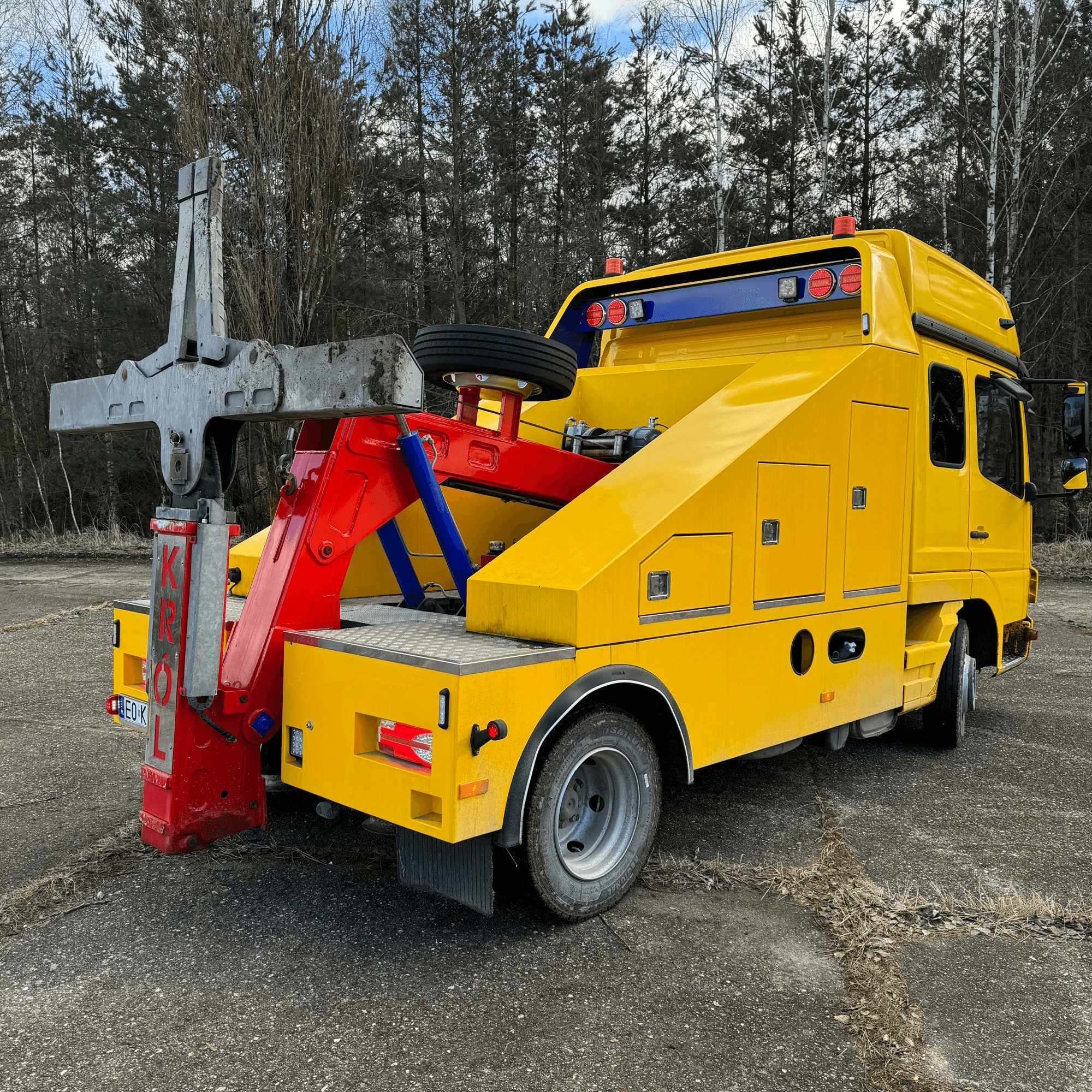 Pomoc drogowa Mercedes-Benz Atego do holowania busów – widok 2