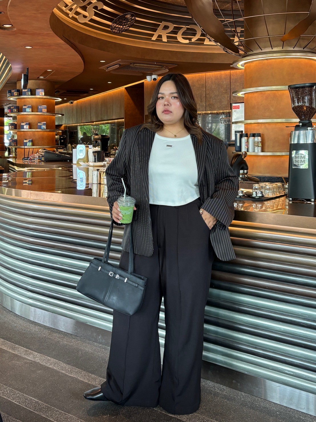 เสื้อสาวอวบใส่ทำงาน