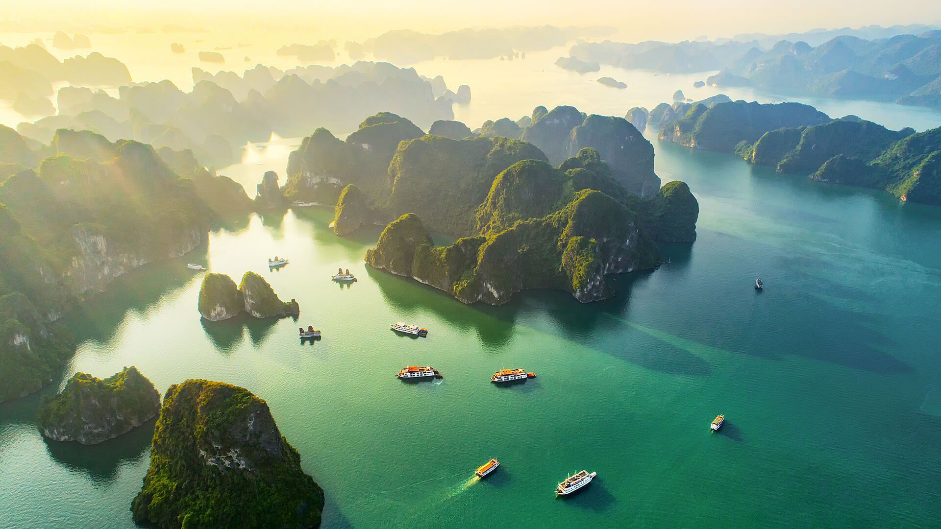 Ha Long Bay - Natural Wonder of the World in Vietnam
