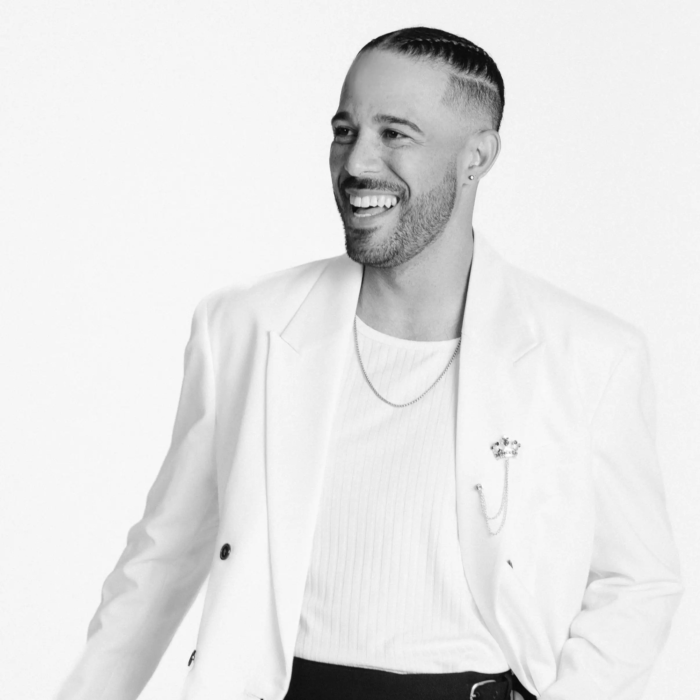 Gray - Lead Vocalist