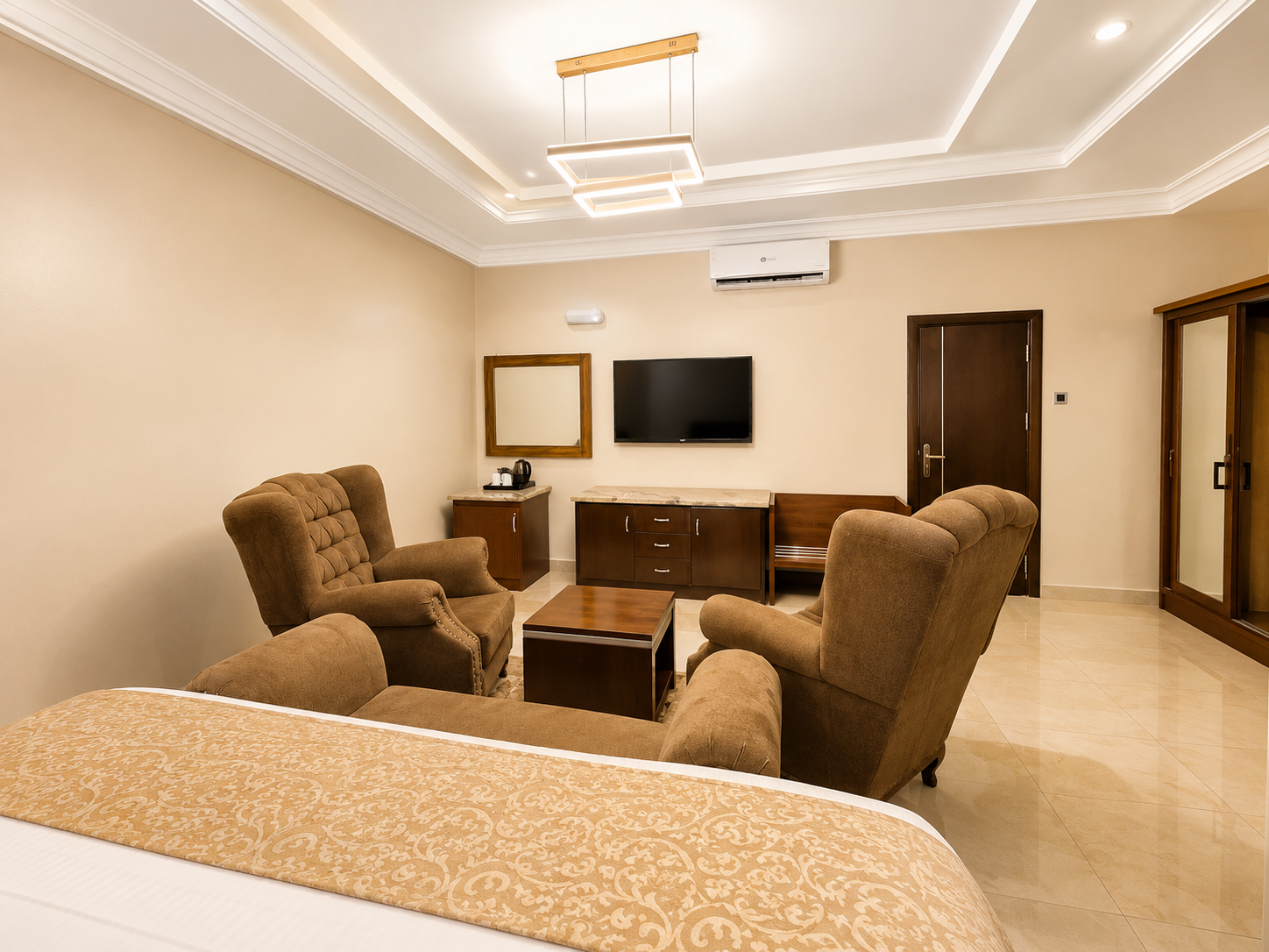 Diplomatic Suite