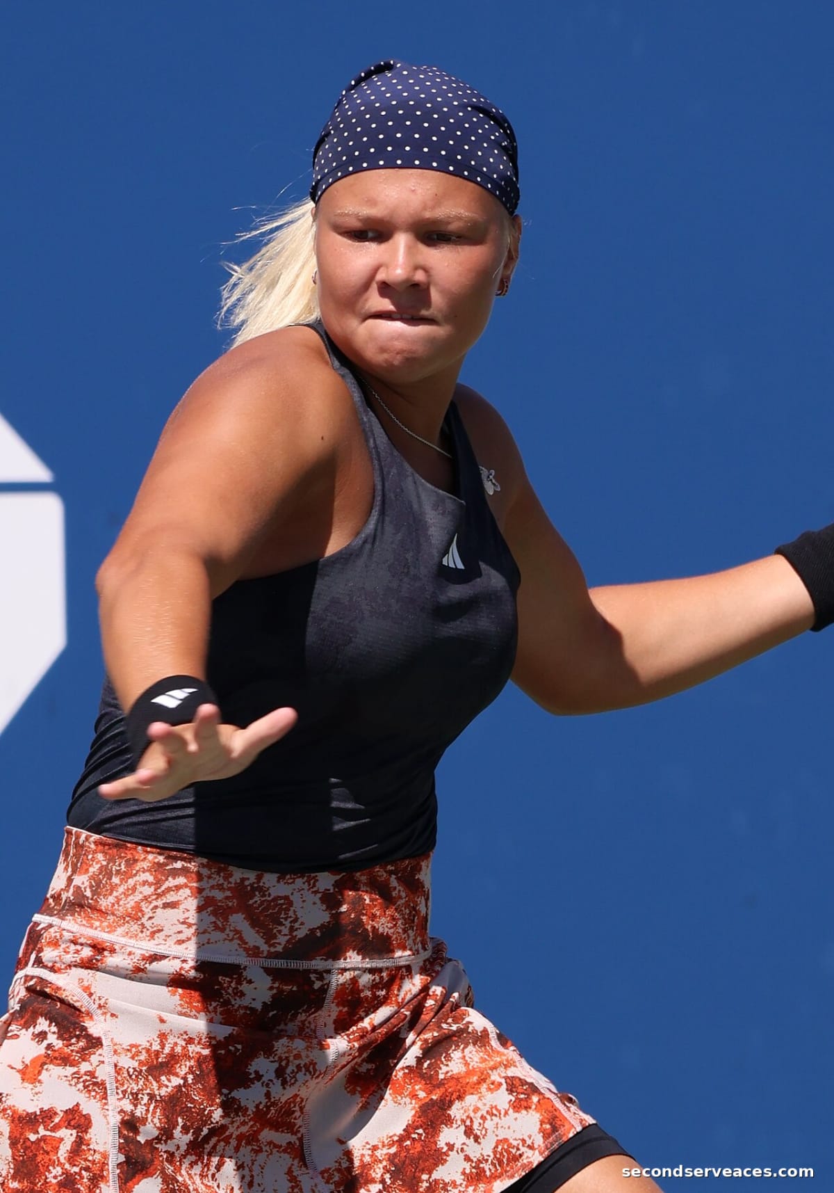 Shnaider Threatens Swiatek in High-Stakes Toronto Quarterfinal