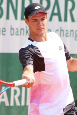 Kamil Majchrzak Beats de Minaur for Libema Open Title