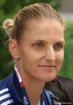 Pliskova vs Bouzkova Nottingham Semifinal Predictions