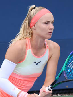Sramkova Powers Past Blinkova in Toronto Main Draw Opener