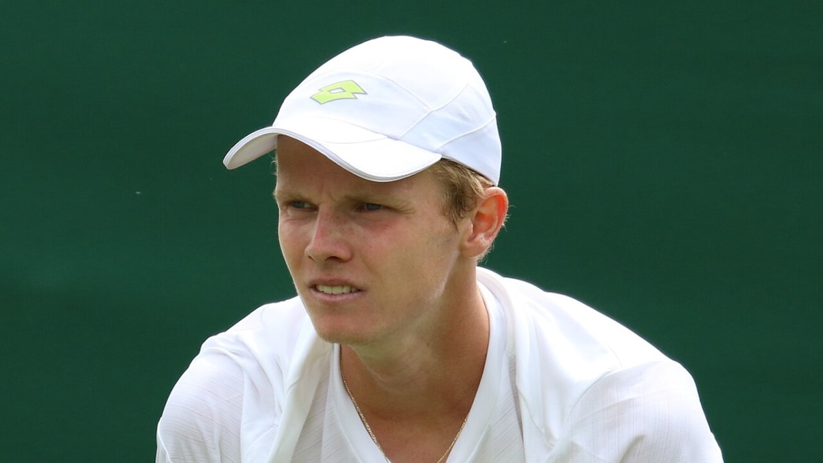De Jong vs. Gaubas Bastad Clay Court Clash Predictions