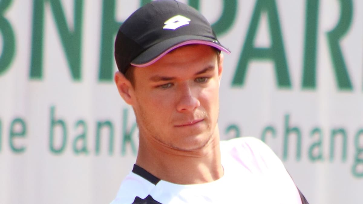 Kamil Majchrzak Beats de Minaur for Libema Open Title