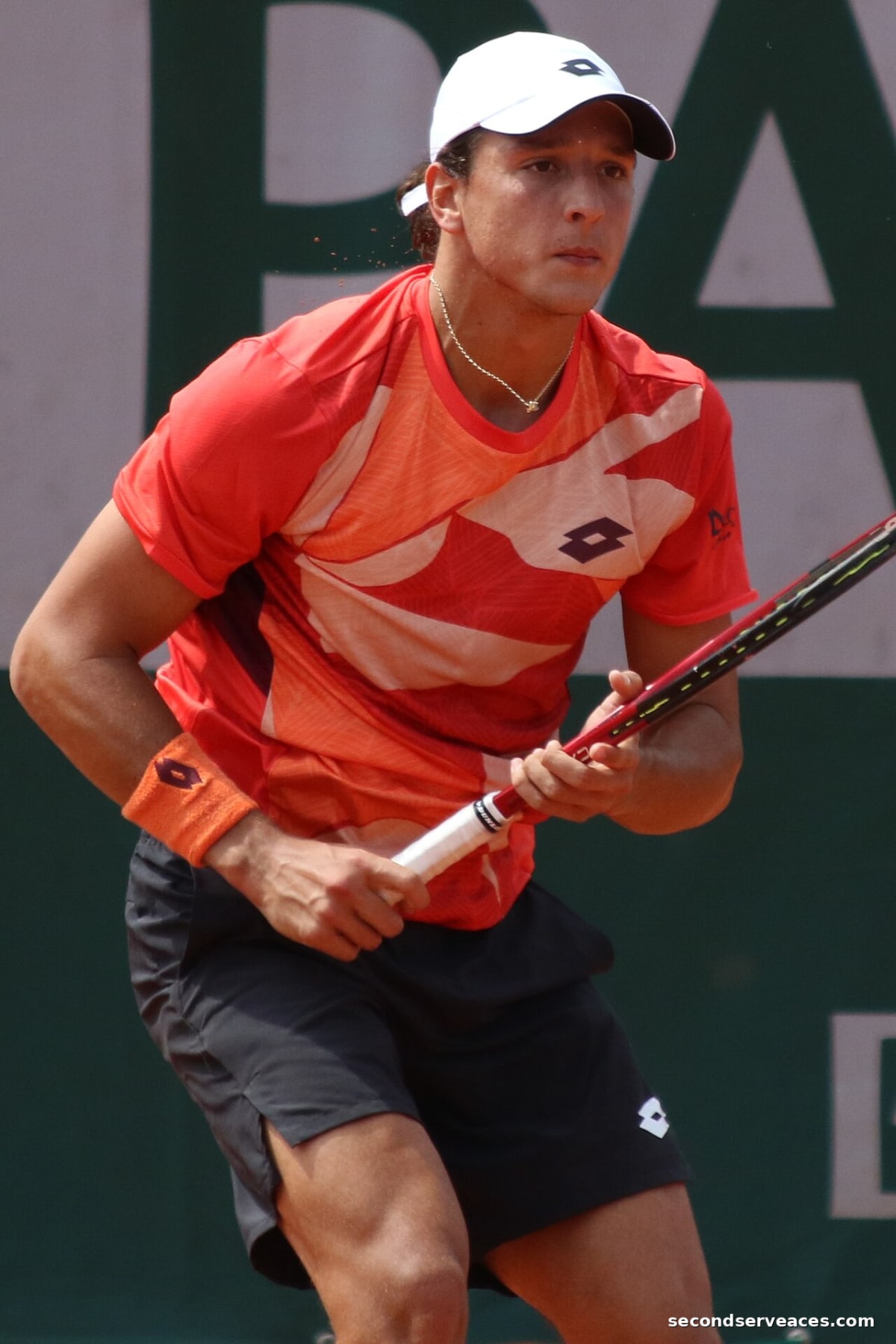 Ruud Dominates Darderi 6-1, 6-1 in Rome Semifinal Clash
