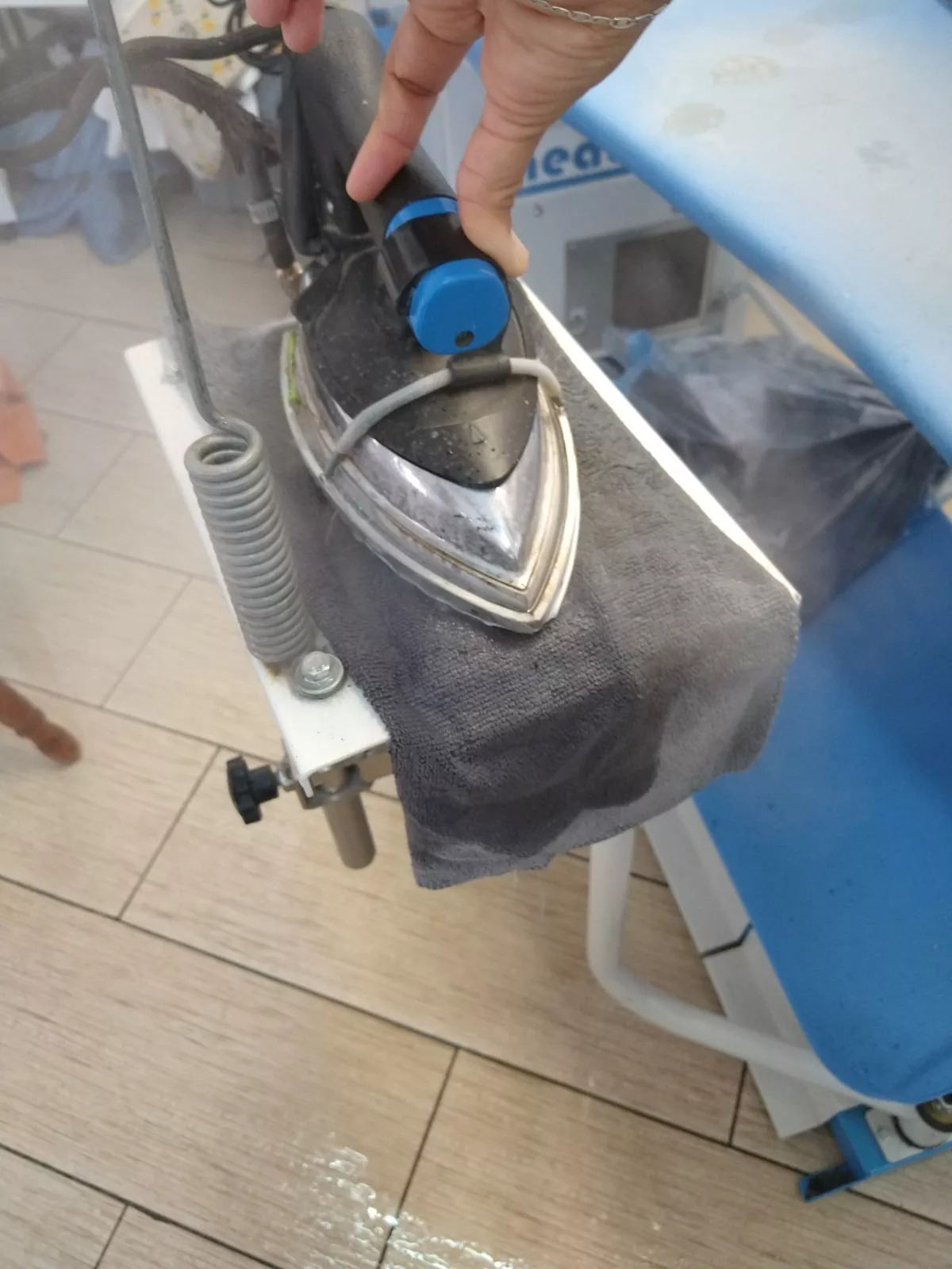 Foto de una Traspaso Negocio de Tintorería y Lavandería