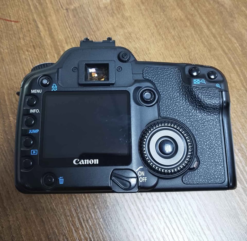 Canon Eos 30d Digital Camera Additional Image