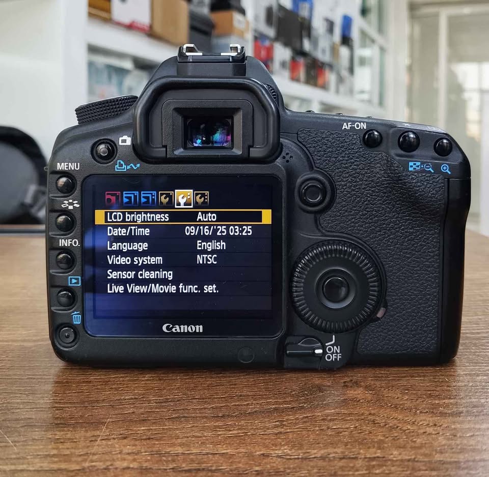 Canon EOS 30D Digital Camera