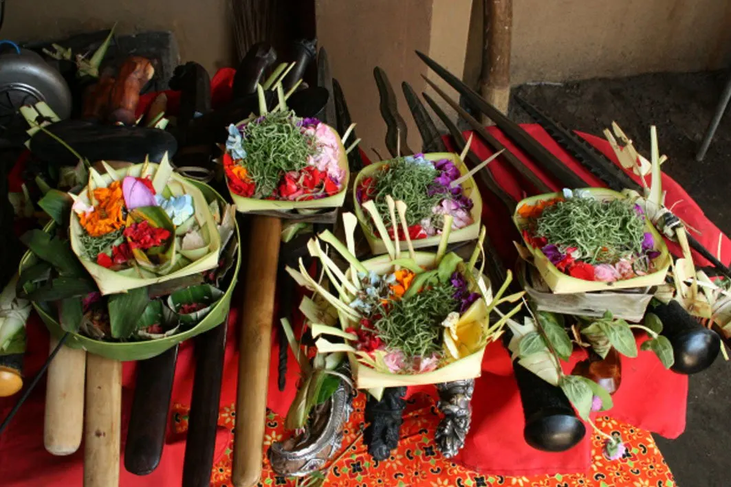 upacara adat tumpek landep