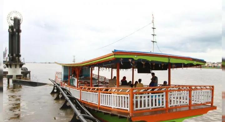 cafe terapung kapuas