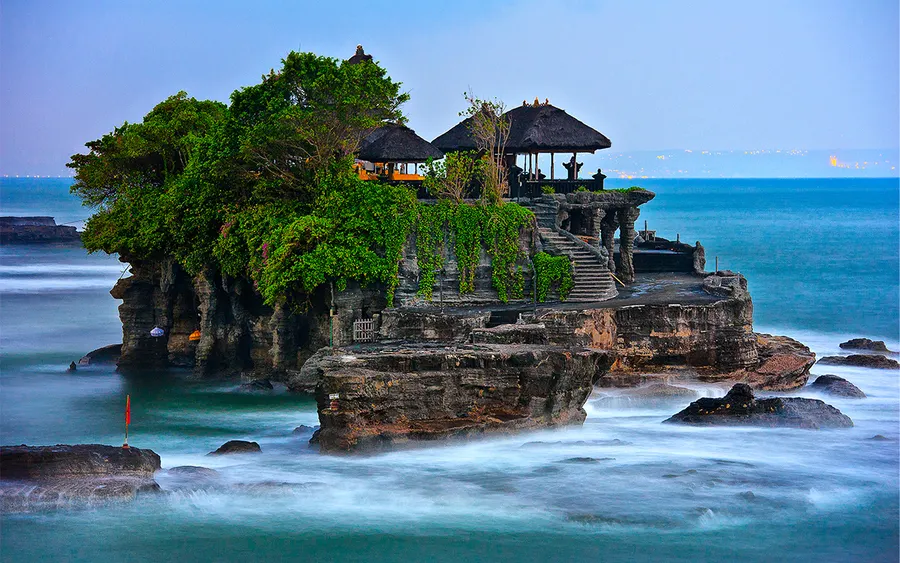pura tanah lot bali