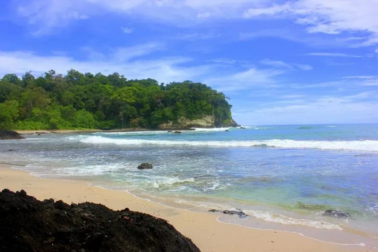 pantai pangandaran jawa barat