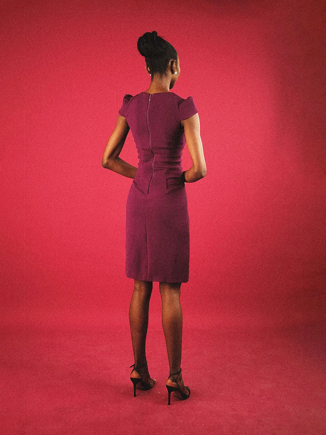 Cap sleeved sheath dress - Image 4