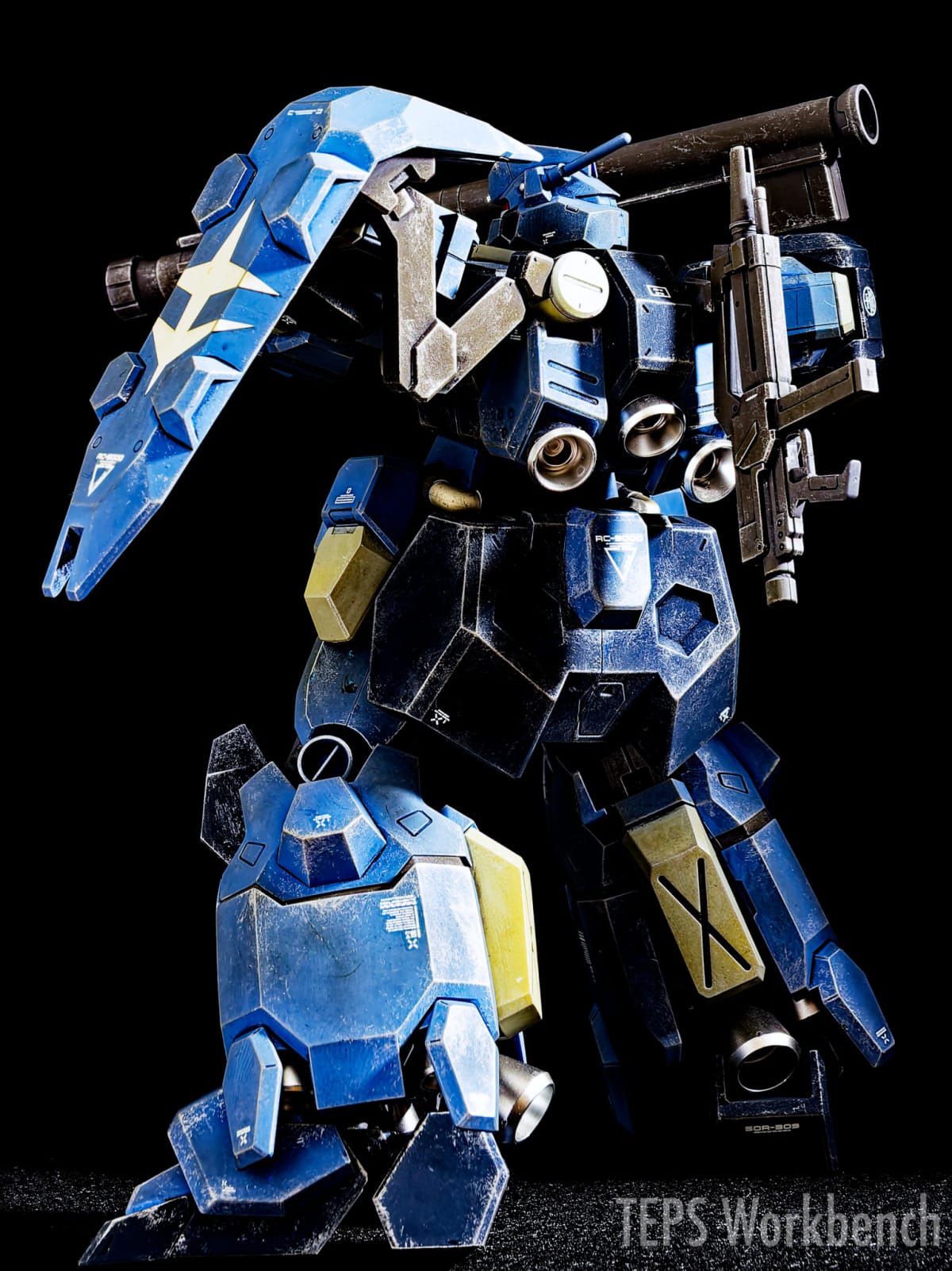 HG 1/144 グスタフ・カール00型 製作記録｜自衛隊カラーのブルー2色で塗り分け