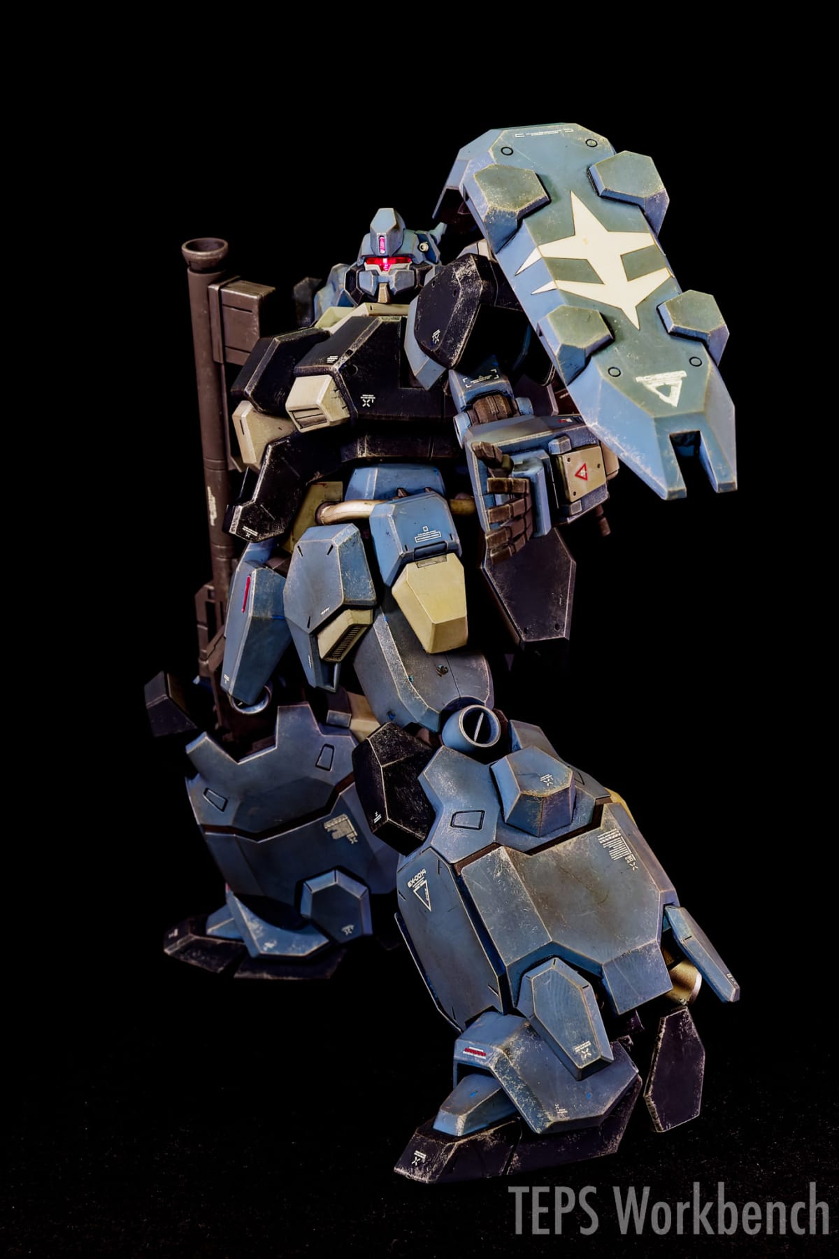 HG 1/144 グスタフ・カール00型 製作記録｜自衛隊カラーのブルー2色で塗り分け