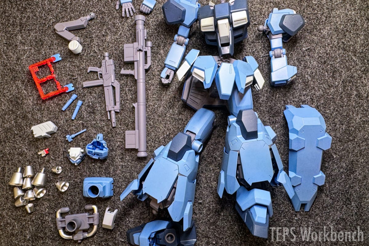HG 1/144 グスタフ・カール00型 — 仮組みして様子をみる。赤・黄パーツはグレーへ振る予定でしたが、この落ち着いた現状が良さそうだったのでそのまま採用