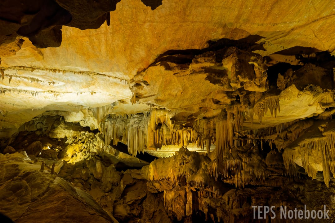 Crystal Cave / Sequoia & Kings Canyon NP, CA