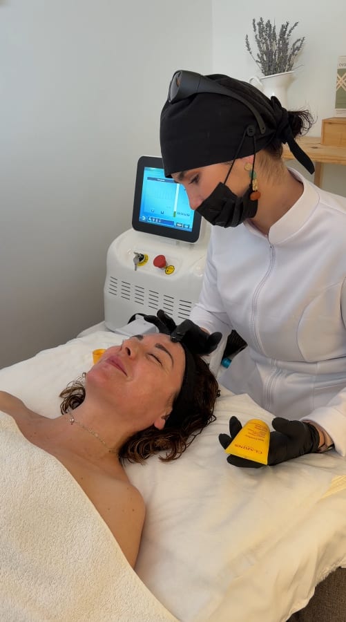 Valeria Holguín, enfermera dermoestética