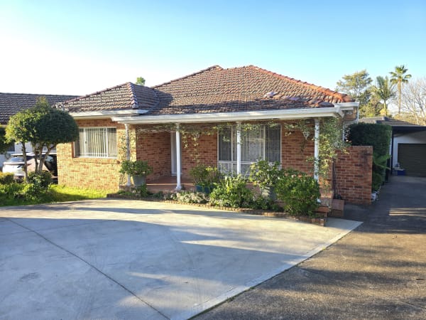 18 Meakin Crescent