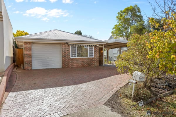 10 Nubeena Crescent