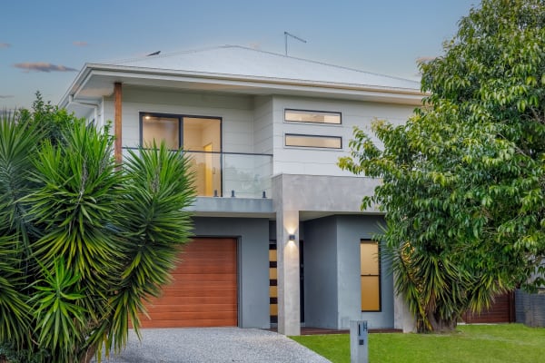 14 Hinton Crescent