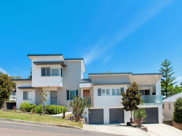 4 DRUNGALL AVENUE