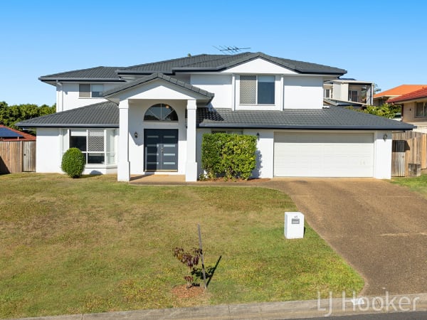 65 Hummingbird Crescent