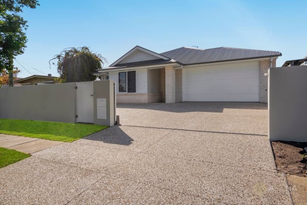 56 Bradman St