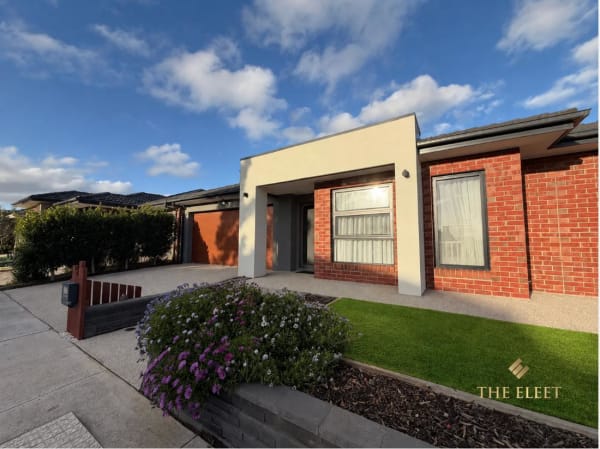 10 Mendocino Crescent