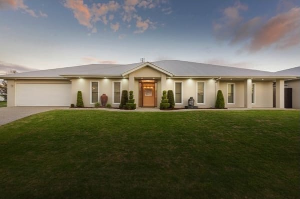 13 Dunbar Court