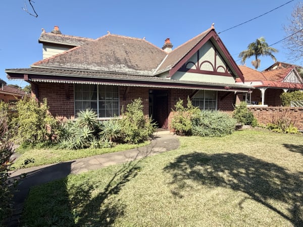 14 Robinson Street