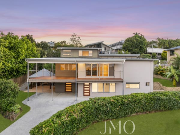27 Langfield Crescent