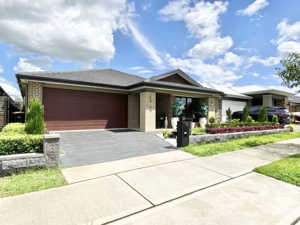 17 Lloyd Street