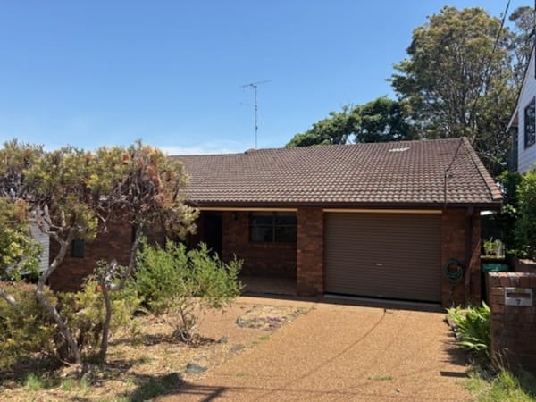 7 Sunset Avenue