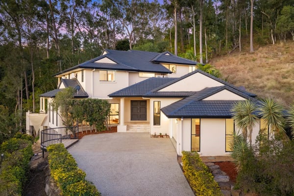 22 Summit Place