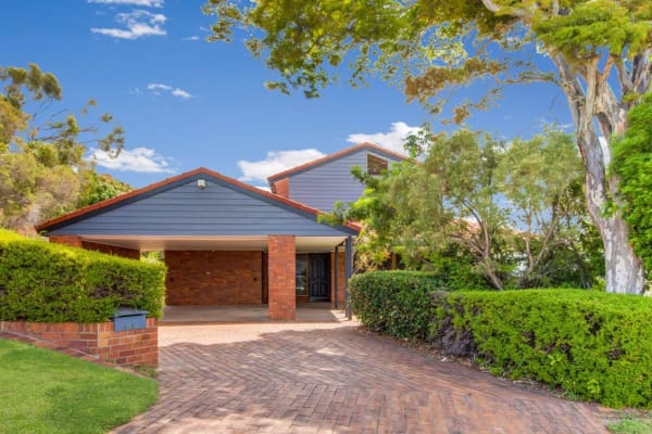 213A Goondoon Street