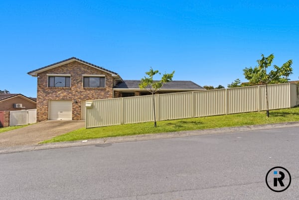 4 Ashwood Court