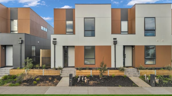 8/970 Edgars Road