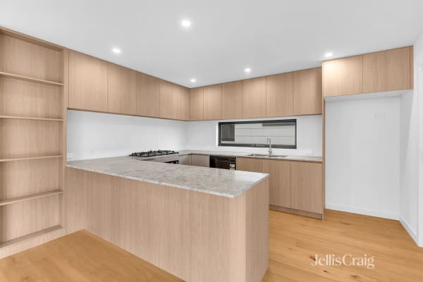 1/392 Moreland Road