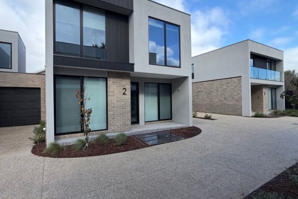 2/8 Charles Street