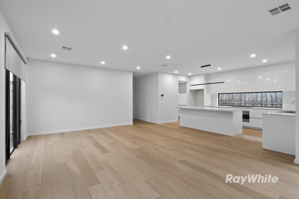 1/18 Maroo St