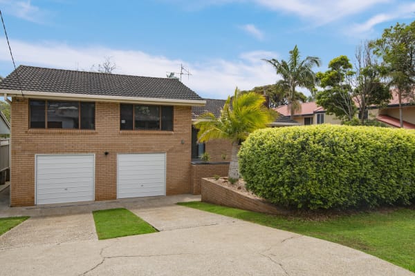 17 Dixon Avenue