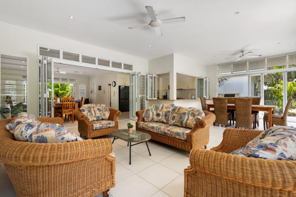 13 Egret Close
