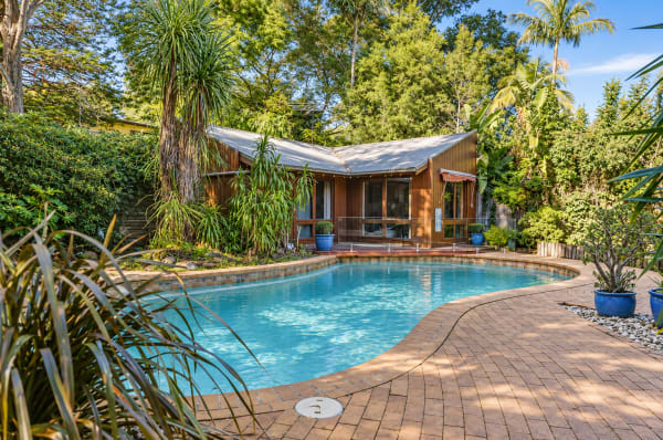 18 Currawong Avenue