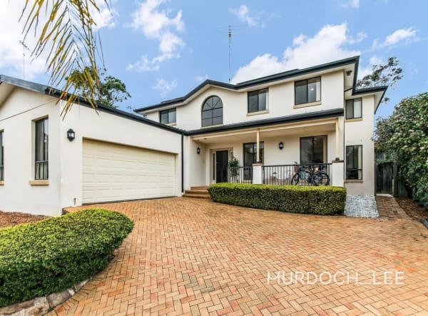 31 Featherwood Avenue