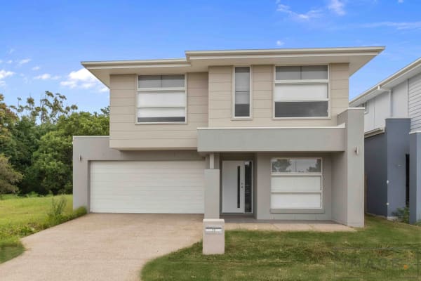 12 Riverina Ct