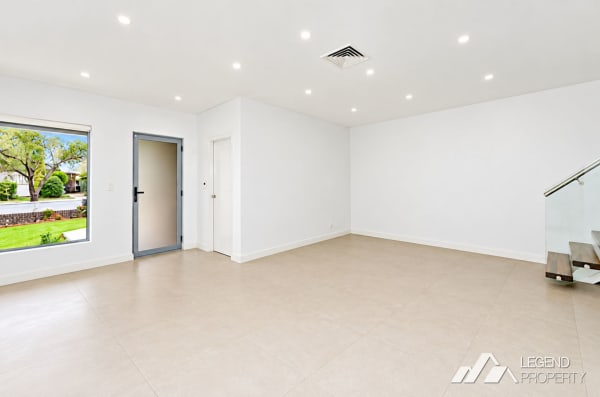 3 Scarlet Beach Street